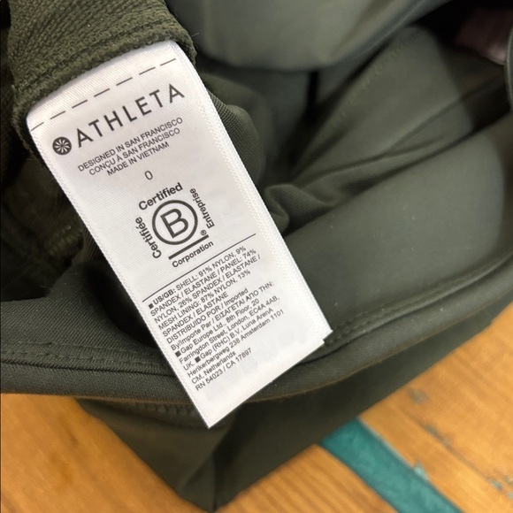 Athleta Headland Hybrid Cargo Legging - Picture 5 of 10